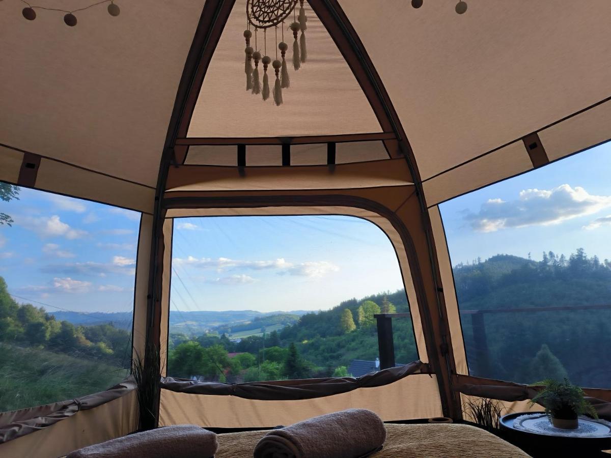 Отель Glamping Roznov Рожнов-под-Радгоштем Экстерьер фото